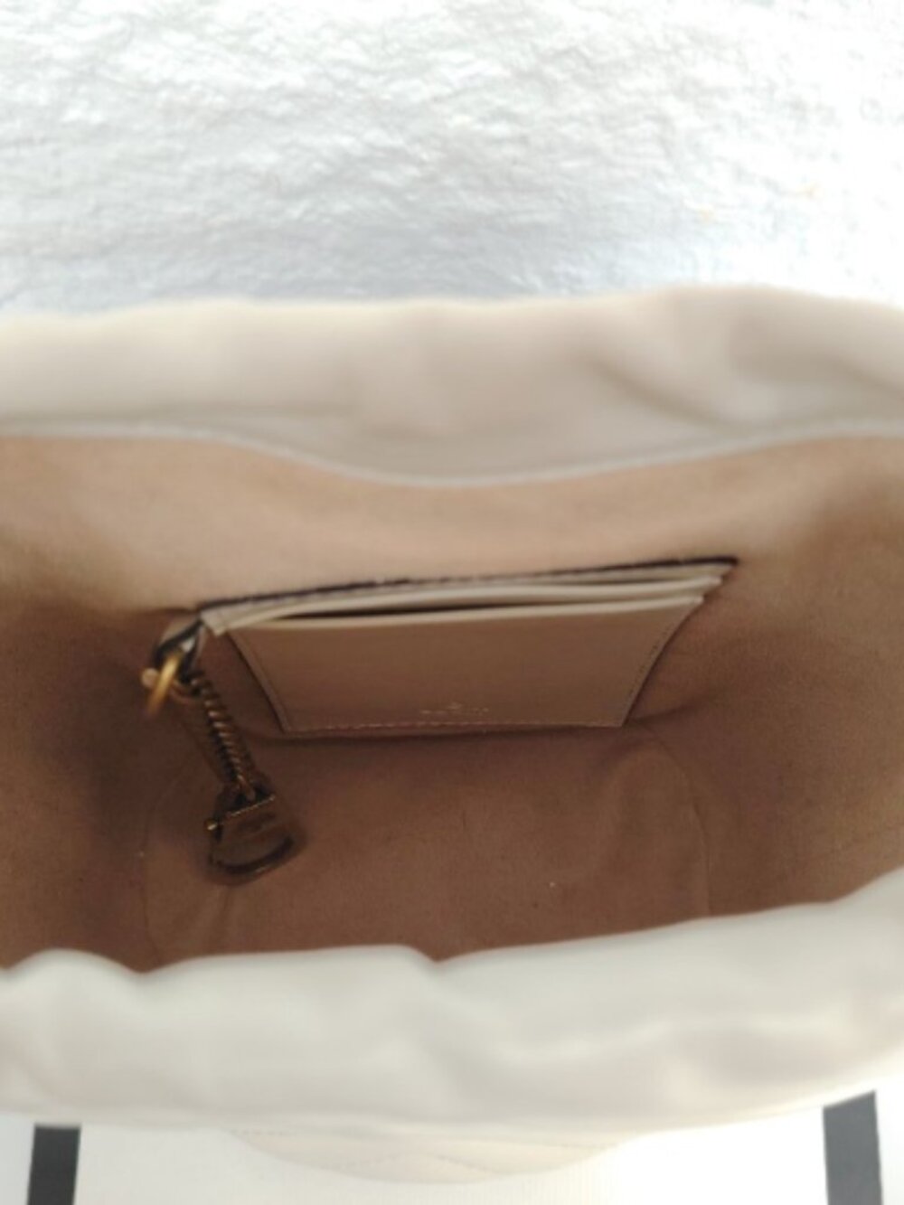 NWT, GUCCI Marmont mini cylindrical white wavy leather - Picture 6 of 6